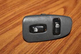 10238877 Gm 93-02 Camaro Z28 Ss Rh Passenger Power Window Pw Door Lock Switch Bezel Used 98