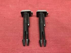 12381417 Gm 1996 1997 1998 1999 Chevy Gmc Oem Lh 2nd Row Headrest Retainers Tahoe Yukon 12381417 Gm 1996 1997 1998 1999 Chevy Gmc Oem Lh 2nd Row Headrest Retainers Tahoe Yukon