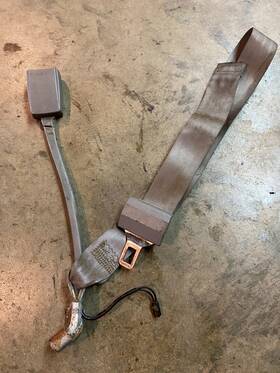 323962 Gm 88-98 1996 Silverado Left Driver Front Seat Belt Buckle Gray Obs Bench 323962 Gm 88-98 1996 Silverado Left Driver Front Seat Belt Buckle Gray Obs Bench