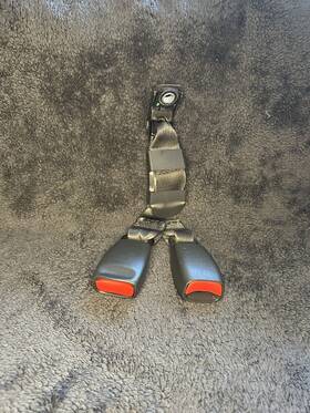 88940238 Gm 2nd Second Row Seat Belt Receiver Oem Tahoe Yukon Escalade 2000 - 2002 Dark Gray