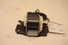 19302999 Gm Trucks 2015-2020 Chevy/gmc Suburban Rear 3rd Third Row Center Middle Seat Belt Oem