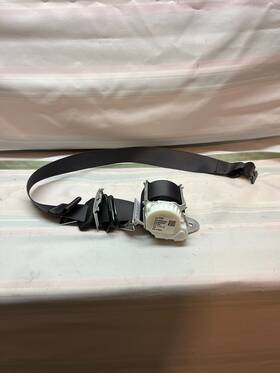 19330749 Gm Trucks 2014-2017 Chevy Silverado 1500 Rear Right Side Seat Belt Oem