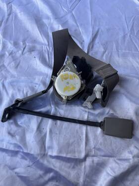19331653 Gm Trucks 2015-2019 Gmc Sierra 2500 Hd 3500 Crew Cab Rear Center Middle Seat Belt Oem