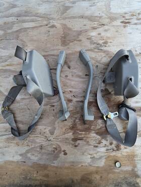 022991 Gmc 95-99 Tahoe Silverado Yukon Sierra Seat Belt Receivers And Buckles