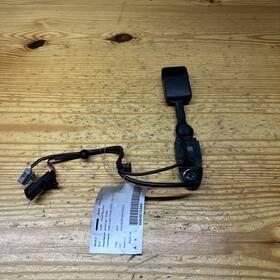 23332063 Gmc 2015 - 2022 Canyon Chevy Colorado Front Right Seat Belt Seatbelt Buckle Oem