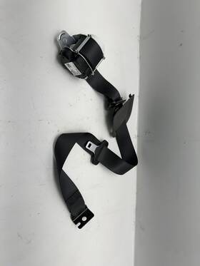 84761100 Gmc 20-22 Sierra 2500 3500 Hd Rear Left Side Seatbelt Belt Retractor Buckle Oem