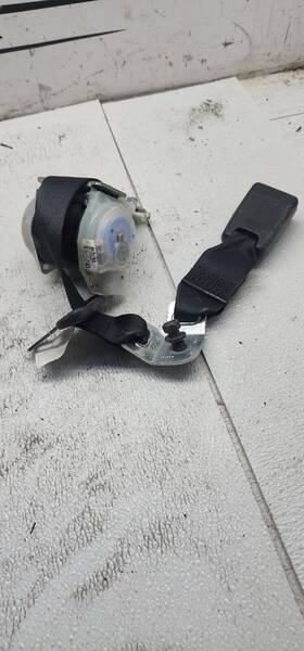 2494576 Honda 2016-2020 Civic Sedan Touring Rear Center Seat Belt Seatbelt Retractor Oem