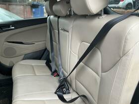 212.hy1216 Hyundai Tucson 2016 Middle Rear Seat Belt Retractor Black Second Row 826163