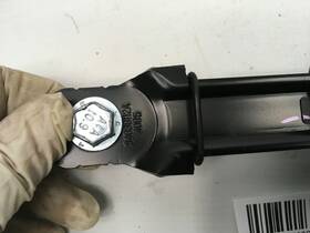 34038112a Hyundai Sonata Hybrid 2014 Front Passenger Seat Belt Adjuster Bracket Factory