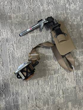 888203v500 Hyundai 2012-2015 Azera Right Front Seat Belt Retractor Passenger Oem