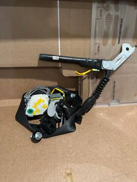 88820b8500nbc Hyundai 2013 - 2018 Oem Santa Fe Front Right Passenger Side Seat Belt Retractor 88820b8500nbc Hyundai 2013 - 2018 Oem Santa Fe Front Right Passenger Side Seat Belt Retractor
