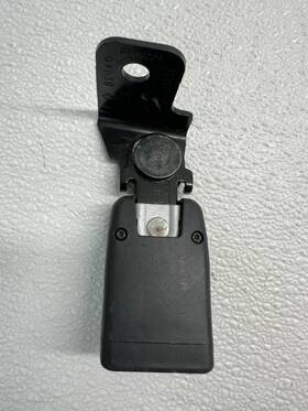 89840-2v500 Hyundai 2012-2017 Veloster Rear Right Seat Belt Buckle Oem 89840-2v500 Hyundai 2012-2017 Veloster Rear Right Seat Belt Buckle Oem