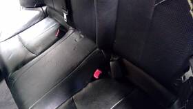 212.in1o09 Infiniti 2009 09 G37xs Sedan Seat Of 3 Rear Buckles Black 107854