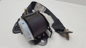 212.in1v18 Infiniti Q60 2018 Seat Belt Rear 886168