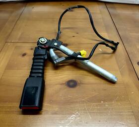 868421la0a Infiniti 2011-2017 Qx56 Qx80 Right Front Passenger Side Seatbelt Buckle Oem
