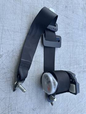 4hb2a Infiniti 88854 2014-2016 Q50 Rear Center Seat Belt Middle Retractor- Black Used Oem 4hb2a Infiniti 88854 2014-2016 Q50 Rear Center Seat Belt Middle Retractor- Black Used Oem