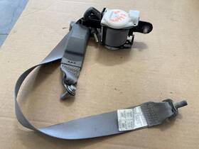 210.is8p06 Isuzu - Medium Duty Truck 2007 Npr Gmc W5500hd Drivers Side Seat Belt Retractor Buckle Gray Oem