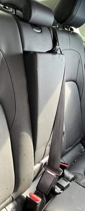 212.ja1p18 Jaguar Xf 2018 Middle Rear Seat Belt Retractor Gray Second Row 824620 212.ja1p18 Jaguar Xf 2018 Middle Rear Seat Belt Retractor Gray Second Row 824620
