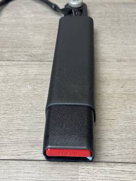 2434320 Jeep 11-17 Grand Cherokee Front Seat Belt Buckle Left Driver Side Black