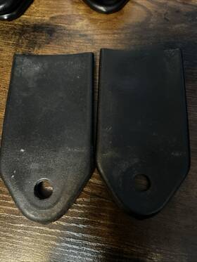 971066 Jeep 1966 Kaiser Seat Belt Sleeve In Charcoal. Used 971066 Jeep 1966 Kaiser Seat Belt Sleeve In Charcoal. Used
