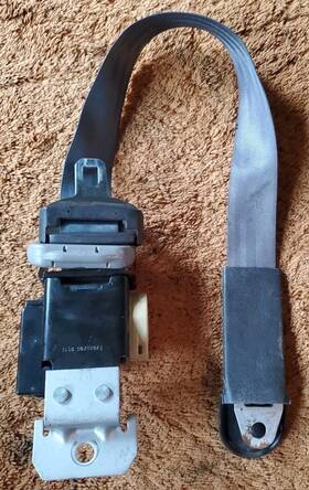 E2605200 Jeep 84-96 Cherokee Xj 2 Door Front Rh Passenger Side Seatbelt Seat Belt Gray