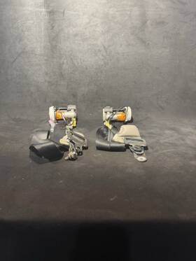 210-52191 Lexus Is300 Sedan Pair Of Front Seat Belt Retractors Fits 2001 Only
