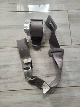 210.le1o06 Lexus 2006 Gs300 Rear Center Seat Belt Retractor Gray/grey