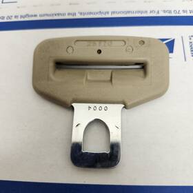 25770 Lexus 98-00 Ls400 Xf20 Seat Belt Buckle Latch Tongue Oem