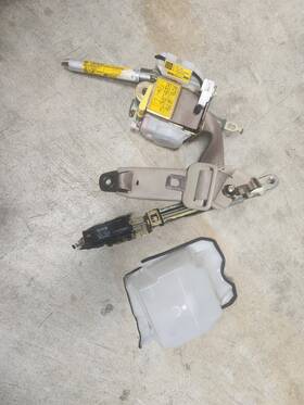 73210-50082-b0 Lexus 1995-1997 Ls400 Front Right Seatbelt Assembly Tan 73210-50082-b0 Lexus 1995-1997 Ls400 Front Right Seatbelt Assembly Tan