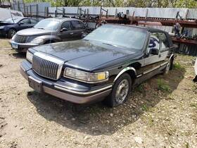 210.fd2u96 Lincoln Town Car 1996 Seat Belt Front 1262950