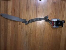 627z-54611-b09ad Lincoln Seatbelt Retractor 2005-08 Town Car Driver Side Front Grey