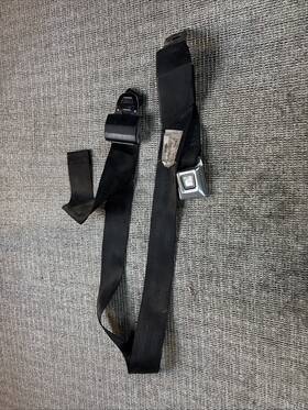 H114139961 Lincoln Town Car Adjustable Seat Belt Buckle 1997 H114139961 Lincoln Town Car Adjustable Seat Belt Buckle 1997