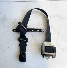 634208200 Maserati 17-20 Levante Front Right Rh Passenger Side Seatbelt Retractor Oem