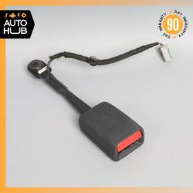 670062996 Maserati 17-20 Levante M161 Front Right Passenger Seat Belt Buckle Black Oem 26k