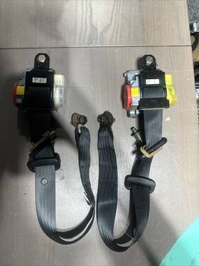 3640-b1-f Mazda 2001-2005 Miata Oem Passenger Driver Black Seat Belt Set Nb 01-05 Damage