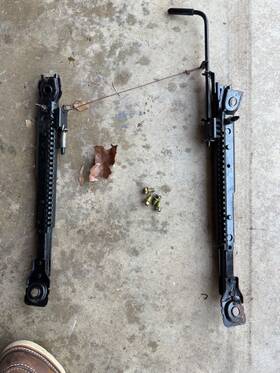Na0188102a Mazda 1990-1997 Miata Mx5 Oem Seat Rail Mount Slider Track Passenger 90-97 #1 Na0188102a Mazda 1990-1997 Miata Mx5 Oem Seat Rail Mount Slider Track Passenger 90-97 #1