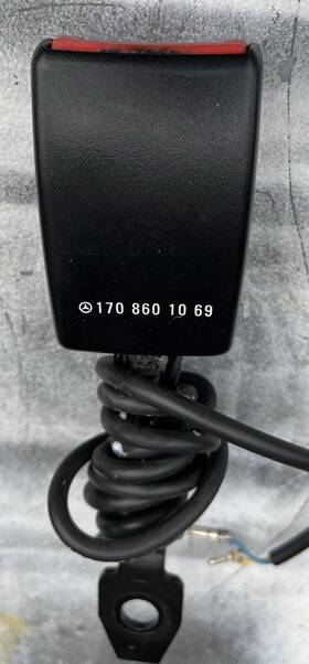 1708601069 Mercedes-benz 98-04 Seat Belt Receiver Right Passenger Slk230 320 R170 Amg