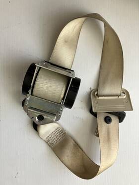 561115601 Mercedes-benz 2006 06 E350 Center Rear Seat Belt Assembly Oem
