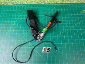 A1718600669 Mercedes Benz 09-11 Slk350 R171 Front Right Passenger Seat Belt Tensioner Buckle Oem
