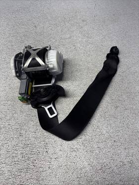 A2048609885 Mercedes-benz Front Left Seat Belt Seatbelt 2008-2014 W204 C300 C250 C63 Oem