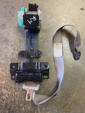 2027158 Nissan 04 05 06 2005 Titan Center Rear Seat Belt Retractor Grey Fast Ship 2027158 Nissan 04 05 06 2005 Titan Center Rear Seat Belt Retractor Grey Fast Ship