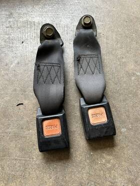 212.da1l92 Nissan 1991-1994 240sx Ka24de S13 Driver Rear Seat Belt Buckles Lh And Rh Set