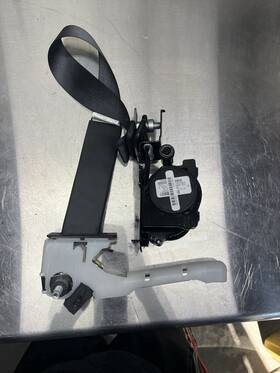 660490700a Nissan 2023-2025 Altima Front Right Seatbelt Retractor Pretensioner Oem 660490700a Nissan 2023-2025 Altima Front Right Seatbelt Retractor Pretensioner Oem