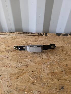 878247s000 Nissan 2005 Armada Seat Belt Height Adjuster