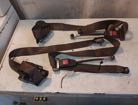 30681-fb Nsk Warner 1981-85 Mazda Rx7 L&r Drivers And Passengers Seat Belts Receivers Nsk-warner