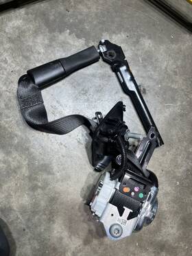 Oem Tesla Part 84496697 2016 17 18 19 20 21 22 23 2024 Chevy Camaro Right Side Seat Belt Black