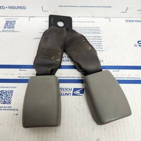 22668405 Saturn 02-07 Vue Rear Left And Center Seat Belt Buckles Gray Oem