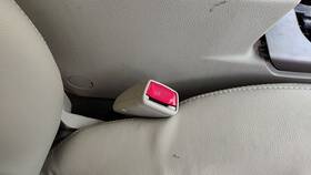 64631aj00avh Subaru 10-14 Legacy Outback Passenger Right Front Seat Belt Buckle Receiver Warm Ivory