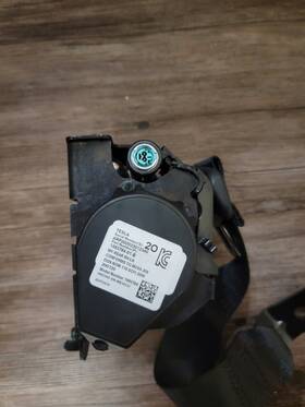 1493784-01-b Tesla Model Y 5s 2nd Row Right Or Left Seat Belt Black 2020-23