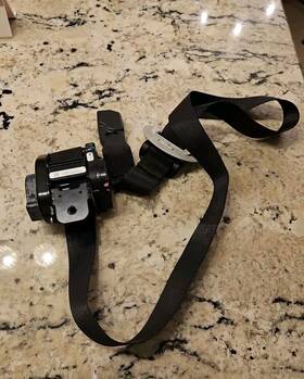 210-tesla Tesla 17-23 Model 3 Black Passenger Rh Rf Front Seat Belt Assembly Oem Factory